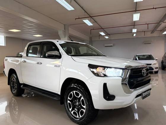TOYOTA HILUX 2.8 D-4D TURBO DIESEL CD SRV 4X4 AUTOMÁTICO